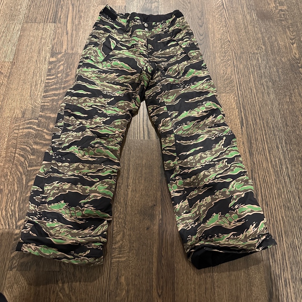 Boys 10/12 yr medium Burton ski/ snowboarding pant